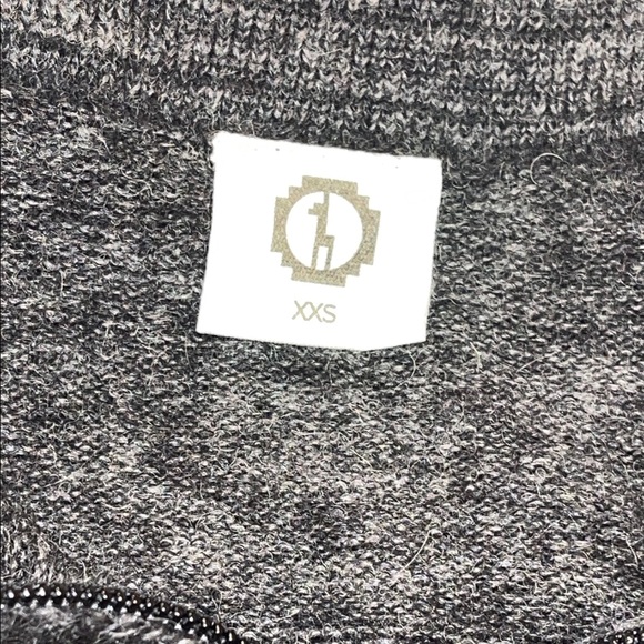 30-211006 Paka Gray Women's quarter zipper Sweater XXS EUC - Picture 3 of 10